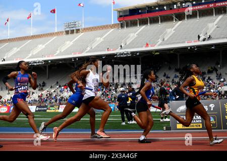 Philadelphia, Usa. April 2024. Die Athleten treten am 25. April 2024 im Franklin Field in Philadelphia, Pennsylvania, USA, an der Veranstaltung des 128. Penn Relays Carnaval, dem größten Leichtathletiktreffen der USA, an. Quelle: OOgImages/Alamy Live News Stockfoto