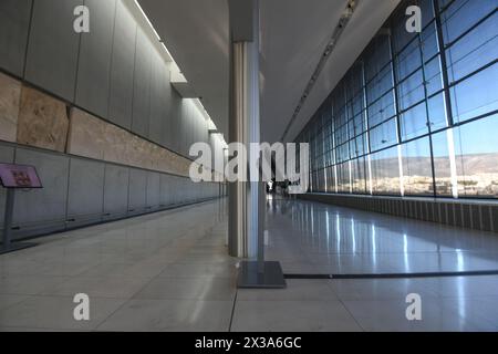 Akropolis-Museum: Parthenon-Frieze mit Darstellung der panahenäischen Prozession in Athen. Griechenland Stockfoto