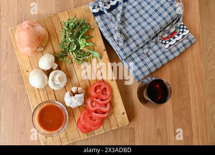 Hausgemachte Pizzazutaten, Essenskits für zuhause oder für einen lustigen Familienabend. Stockfoto