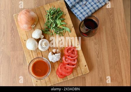 Hausgemachte Pizzazutaten, Essenskits für zuhause oder für einen lustigen Familienabend. Stockfoto