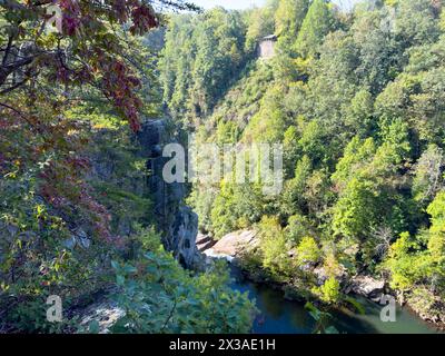 Die malerische Wasserfälle im Tallulah Falls State Park in Georgia, USA an einem sonnigen Tag. Stockfoto