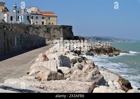 Termoli - Scorcio del borgo dalla passeggiata del Porto Stockfoto