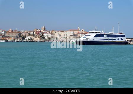 Termoli - Scorcio del borgo dal molo dei cantieri navali Stockfoto