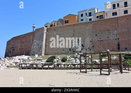 Termoli - Scorcio del borgo antico dalla spiaggia di Cala Sveva Stockfoto