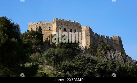 Morgenlicht, Johannisfestung, Aufstieg zur Akropolis, Lindos, Rhodos, Dodekanes, griechische Inseln, Griechenland Stockfoto