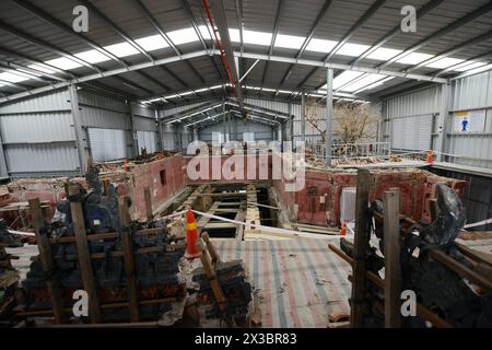 Renovierungsarbeiten an der Chùa Cầu-Brücke aus dem 18. Jahrhundert (japanische Brücke) in der Altstadt von Hội an, Vietnam. Stockfoto