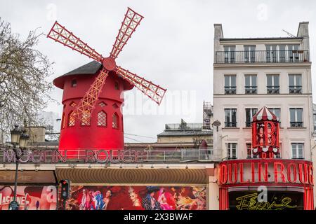 Varieté Theater Moulin Rouge bei Nacht, Montmartre, Paris, Frankreich Stockfoto