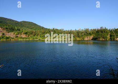 Der Grüne See auf der Son Tra Halbinsel in der Nähe von da Nang, Vietnam. Stockfoto