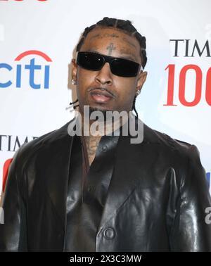 25. April 2024, New York, New York, USA: Hip-Hop-Künstler und Songwriter 21 SAVAGE bei der 2024 stattfindenden TIME100-Gala im Jazz at Lincoln Center. (Kreditbild: © Nancy Kaszerman/ZUMA Press Wire) NUR REDAKTIONELLE VERWENDUNG! Nicht für kommerzielle ZWECKE! Stockfoto