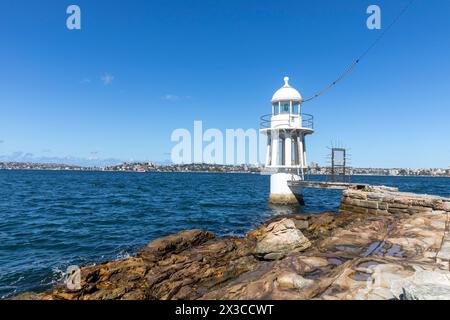 Leuchtturm von Robertson Point, auch bekannt als Leuchtturm von Cremorne Point auf der Landzunge von Cremorne Point, Sydney Lower North Shore, NSW, Australien, 2024 Stockfoto