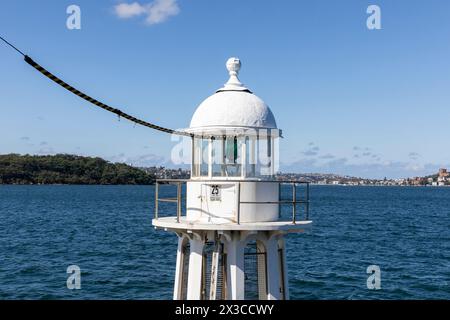 Leuchtturm von Robertson(s) Point, auch bekannt als Leuchtturm von Cremorne Point auf der Landzunge von Cremorne Point, Sydney Lower North Shore, NSW, Australien, 2024 Stockfoto