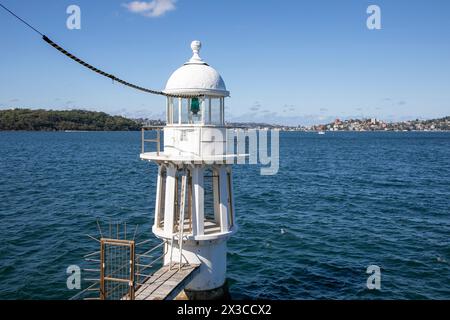 Leuchtturm von Robertson Point, auch bekannt als Leuchtturm von Cremorne Point auf der Landzunge von Cremorne Point, Sydney Lower North Shore, NSW, Australien, 2024 Stockfoto