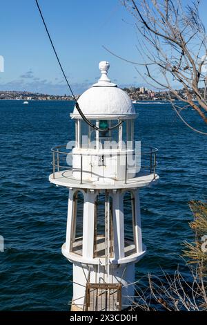 Leuchtturm von Robertson Point, auch bekannt als Leuchtturm von Cremorne Point auf der Landzunge von Cremorne Point, Sydney Lower North Shore, NSW, Australien, 2024 Stockfoto