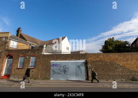 Gillingham ist eine Stadt in der Unitary Authority Area von Medway im Zeremonial County of Kent, England. Die Stadt bildet einen Ballungsraum mit den Nachbarstädten Chatham, Rochester, Strood und Rainham. Es ist auch die größte Stadt im Stadtteil Medway. Im Jahr 2020 hatte sie 108 785 Einwohner. Stockfoto