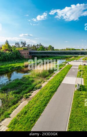 kanal und Freiluft-Erholungsraum in Breslau Stockfoto