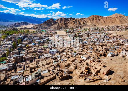 Leh Luftaufnahme. Leh ist die Hauptstadt und größte Stadt Ladakh Union Gebiet in Indien. Stockfoto