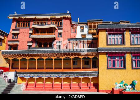 Thikse Gompa oder Thiksey Kloster ist ein tibetisch-buddhistisches Kloster in Thiksey bei Leh in Ladakh, Nordindien Stockfoto