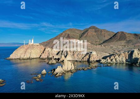 Cabo de Gata mit Faro de Gata, Luftaufnahme, Spanien, Andalusien, Almeria Stockfoto