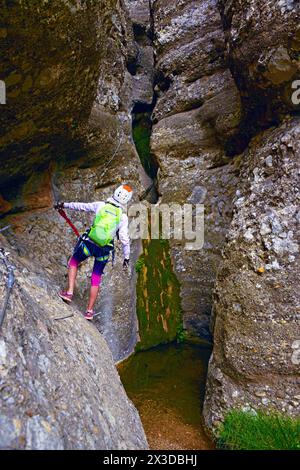 Seltsame Klettersteige im Canyon von Palombo, Spanien, Aragon, Huesca Stockfoto