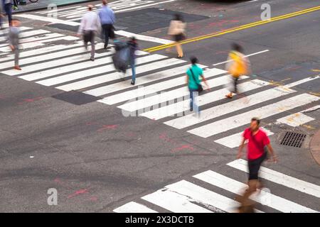 Besetzt Fußgängerübergang, Manhattan, New York, USA Stockfoto