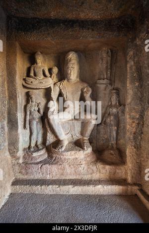 Reliefschnitzereien in Kailasa oder Kailash Tempel in den Ellora Höhlen in Maharashtra, Indien Stockfoto