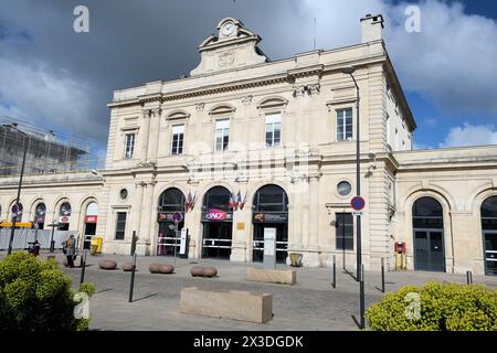 Vor dem Bahnhof Reims (Gare de Reims), Reims, Frankreich Stockfoto