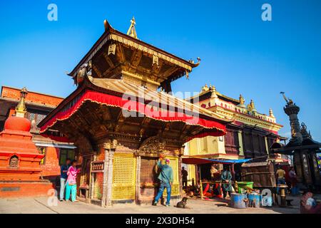 Der Harati Devi Schrein oder Ajima Tempel im Swayambhunath oder Swayambhu Tempel, ein religiöser Komplex in der Stadt Kathmandu in Nepal Stockfoto