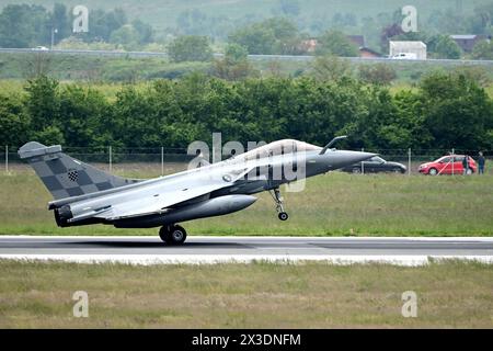 Velika Gorica, 250424. Internationaler Flughafen Dr. Franjo Tudjman, Pleso. Feierliche Ankunft der ersten Gruppe von Rafale-Mehrzweckflugzeugen in Kroatien. Foto: Goran Mehkek / CROPIX Copyright: XxGoranxMehkekx/xCROPIXx gm rafale57-250424 Stockfoto