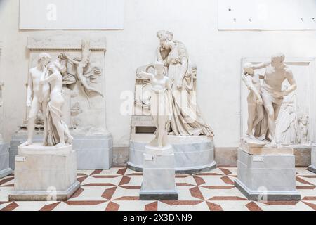 Possagno, Italien - 2022. Juni: Antonio Canova Museum, Ausstellung antiker Kunst, Indoor Stockfoto