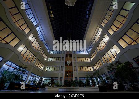 MOSKAU, RUSSLAND - 31. Oktober 2017: Innenhof der staatlichen Haushaltsbildungsanstalt der Moskauer Schule 2107. Stockfoto