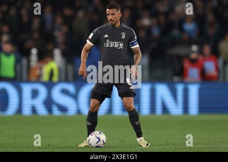 Rom, Italien. April 2024. Danilo von Juventus während des Coppa Italia Halbfinales 2nd Leg A Match in Olimpico, Rom. Der Bildnachweis sollte lauten: Jonathan Moscrop/Sportimage Credit: Sportimage Ltd/Alamy Live News Stockfoto