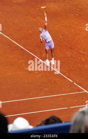 Barcelona, Spanien. April 2024. Rafa Nadal in Aktion während des Barcelona Open Banc de Sabadell Tennis Turniers im Reial Club de Tennis Barcel Stockfoto