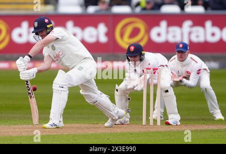 Durham's Colin Ackermann schlug während des ersten Tages des Vitality County Championship Matches im Seat Unique Riverside, Chester-le-Street. Bilddatum: Freitag, 26. April 2024. Stockfoto