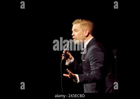 Der deutsche Jazz-Sänger Tom Gaebel im Oberhausener Ebertbad. Der deutsche Jazzsänger Tom Gaebel in Oberhausen. Oberhausen NRW DEUDEGERMANYDEUTSCHLANDALLEMAGNE Stockfoto