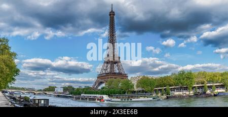 Eiffelturm Paris Landschaft: Seine-Frühlingsszene. Stockfoto