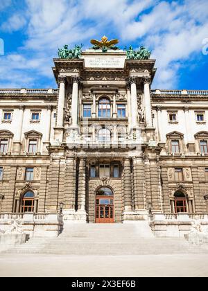 Die Hofburg Die Hofburg, Heldenplatz im Zentrum von Wien, Österreich. Die Hofburg erbaut im 13. Jahrhundert. Stockfoto