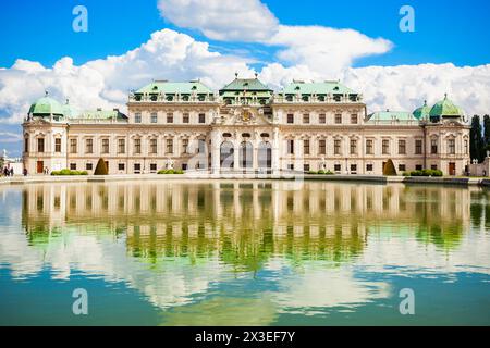 Das Schloss Belvedere ist ein historischer Gebäudekomplex in Wien, Österreich. Belvedere wurde als Sommerresidenz für Prinz Eugen von Savoyen errichtet. Stockfoto