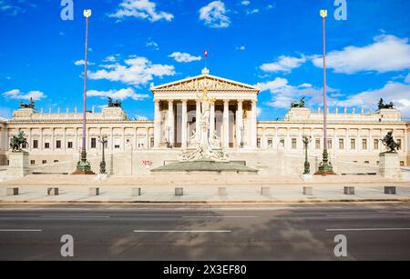Das österreichische Parlament Gebäude in Wien, Österreich. Österreichisches Parlament Gebäude befindet sich auf der Ringstraße in Innere Stadt entfernt, in der Nähe der Hofburg, Wie Stockfoto