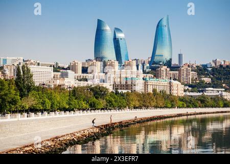 Baku Boulevard am kaspischen Meer Böschung. Baku ist die Hauptstadt und die grösste Stadt in Aserbaidschan. Stockfoto