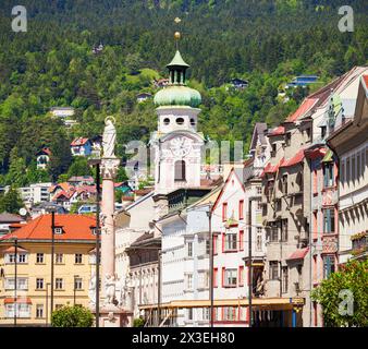 St. Anna-Säule in der Landeshauptstadt Tirol Innsbruck, Österreich. St. Anna Säule befindet sich in der Altstadt. Stockfoto