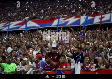 Fortaleza, Brasilien. April 2024. CE - FORTALEZA - 04/25/2024 - COPA SUL-AMERICANA 2024, FORTALEZA x BOCA JUNIORS - (DATEI) Fans beim Spiel zwischen Fortaleza und Boca Juniors für die Copa Sudamericana 2024 im Arena Castelao Stadion in Fortaleza (CE), diesen Donnerstag (25). Foto: Marlon Costa/AGIF Credit: AGIF/Alamy Live News Stockfoto