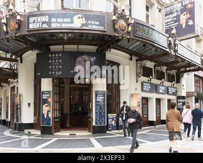 Musical „Opening Night“ im Gielgud Theater, London, England, April 2024. Stockfoto