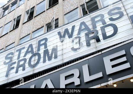 Prince Charles Cinema, London, Großbritannien. April 2024. Star Wars: Episode I – The Phantom Menace“ in Kinos am 3. Mai 2024 anlässlich des 25. Jubiläums. Quelle: Matthew Chattle/Alamy Live News Stockfoto