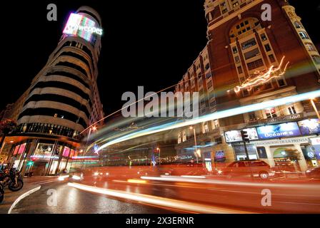 Gran Via bei Nacht, Madrid, Spanien Stockfoto