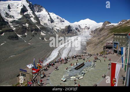 Bergblick vom Besucherzentrum Kaiser-Franz-Josefs-Höhe. Stockfoto