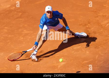 Barcelona, Spanien. April 2024. Der Tennisspieler Matteo Arnaldi war im Viertelfinalspiel zwischen Matteo Arnaldi und Casper Ruud während des Barcelona Open Banc Sabadell Turniers in Barcelona zu sehen. (Foto: Gonzales Foto - Ainhoa Rodriguez Jara). Stockfoto