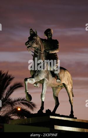 IZMIR, TURKIYE - 22. OKTOBER 2023: Izmir Atatürk Monument auf dem Platz der Republik, Stadt Alsancak Stockfoto