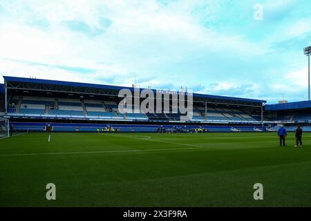 April 2024; Loftus Road Stadium, Shepherds Bush, West London, England; EFL Championship Football, Queens Park Rangers gegen Leeds United; Blick auf den Stand von Bhatia Stockfoto