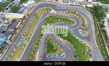 Cotia, Sao Paulo, Brasilien. April 2024. Cotia (SP), 26/2024 Ã¢â‚¬' SPORT/KART/TRAINING/SP Ã¢â‚¬' Luftaufnahme des Kartodromo in Granja Vianna, wo das Training für die 3. Etappe des Sao Paulo Kart Cup Granja Vianna stattfindet, an diesem Freitag (26), der für diesen Samstag, den 27. April 2024, geplant ist. (Kreditbild: © Leco Viana/TheNEWS2 via ZUMA Press Wire) NUR REDAKTIONELLE VERWENDUNG! Nicht für kommerzielle ZWECKE! Stockfoto