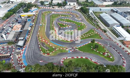 Cotia, Sao Paulo, Brasilien. April 2024. Cotia (SP), 26/2024 Ã¢â‚¬' SPORT/KART/TRAINING/SP Ã¢â‚¬' Luftaufnahme des Kartodromo in Granja Vianna, wo das Training für die 3. Etappe des Sao Paulo Kart Cup Granja Vianna stattfindet, an diesem Freitag (26), der für diesen Samstag, den 27. April 2024, geplant ist. (Kreditbild: © Leco Viana/TheNEWS2 via ZUMA Press Wire) NUR REDAKTIONELLE VERWENDUNG! Nicht für kommerzielle ZWECKE! Stockfoto